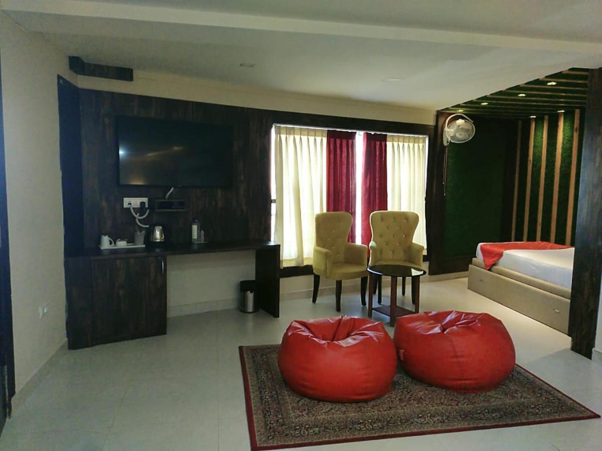 Bensen Hotel Пурі Екстер'єр фото