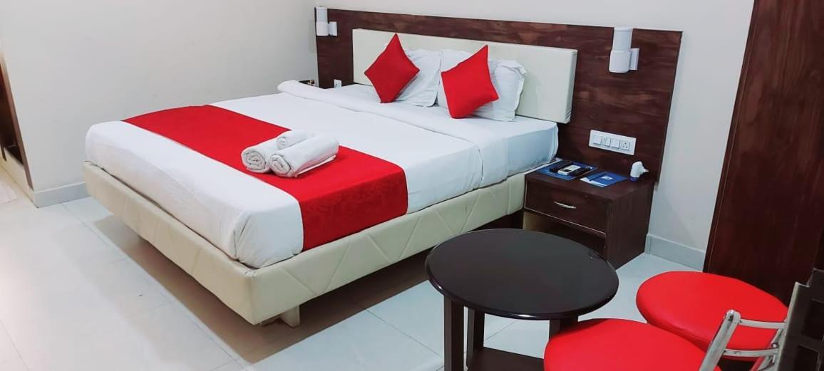 Bensen Hotel Пурі Екстер'єр фото